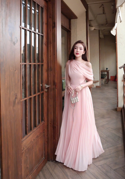 Ventom Dress - Premium Pink Maxi Dress | Đầm voan dập ly lệch vai sang trọng, nữ tính cao cấp đi tiệc, dự tiệc cưới by HANABIE